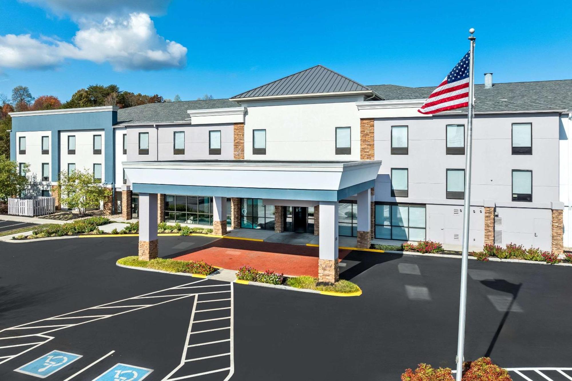 Comfort Suites Knoxville West - Farragut Exterior photo
